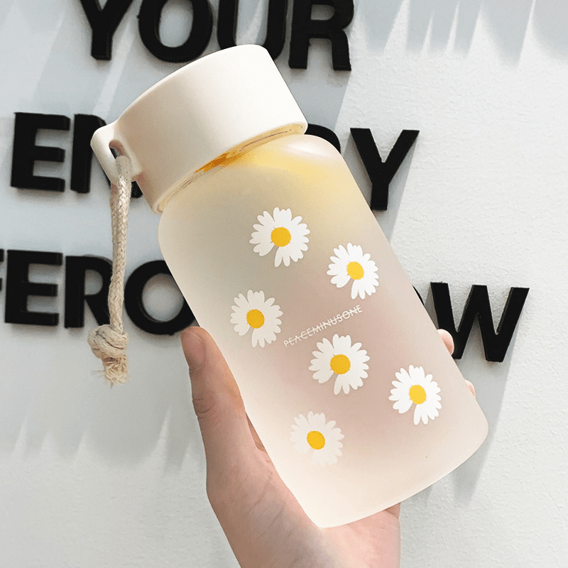Creative Daisy Frosted Plastic Water Bottle 17.6oz