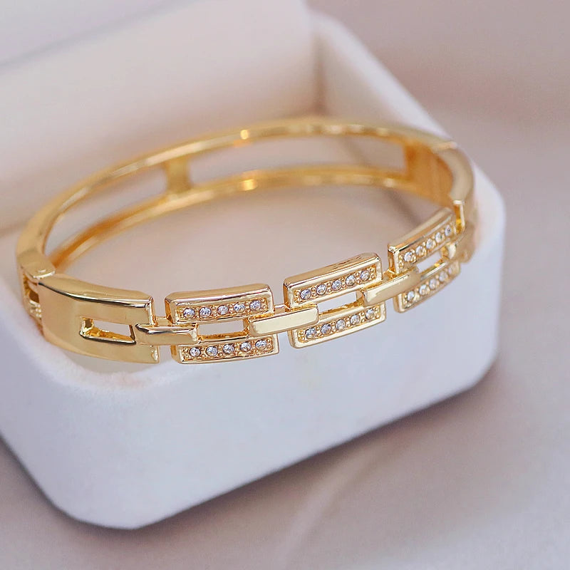 Rose Gold Women’s Bangle Bracelet – Elegant Crystal Cuff