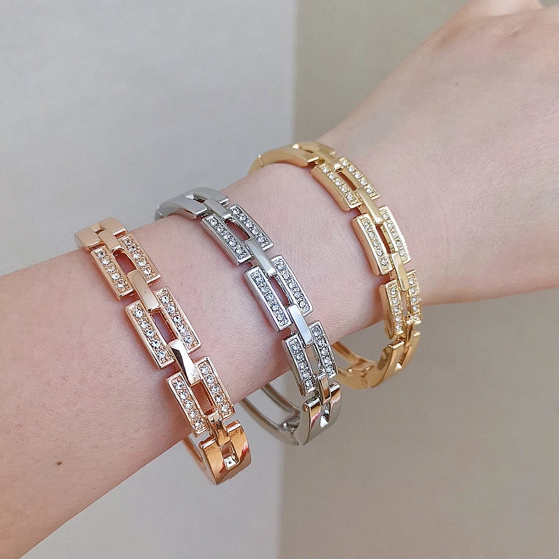 Rose Gold Women’s Bangle Bracelet – Elegant Crystal Cuff