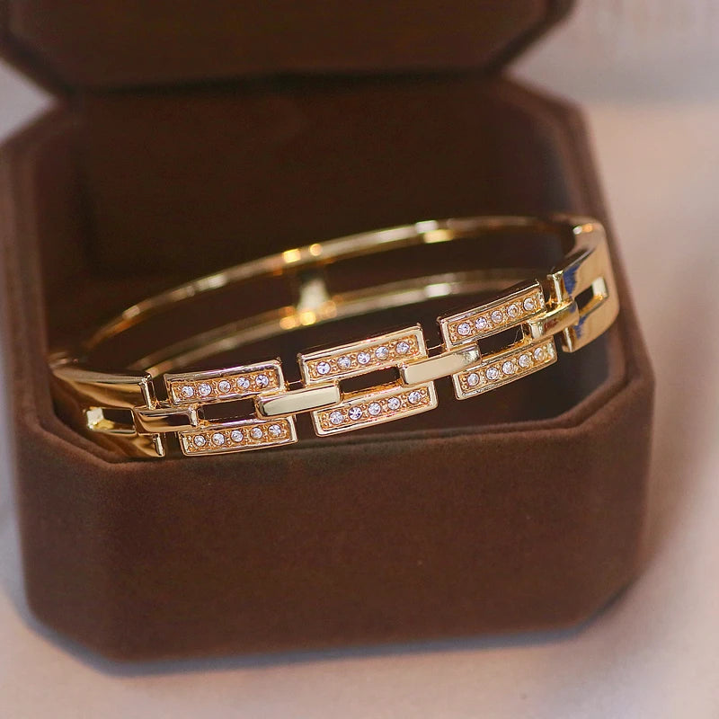 Rose Gold Women’s Bangle Bracelet – Elegant Crystal Cuff