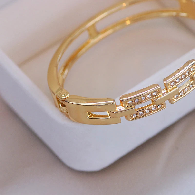 Rose Gold Women’s Bangle Bracelet – Elegant Crystal Cuff