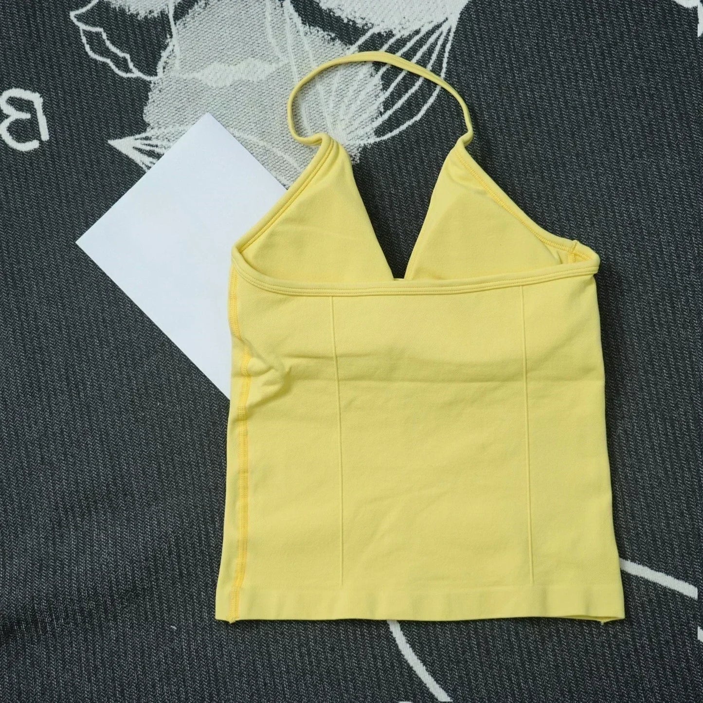 Summer fitness shape  beautiful shoulder straps  chest pillow  bra and yoga shorts  a must for fitness.