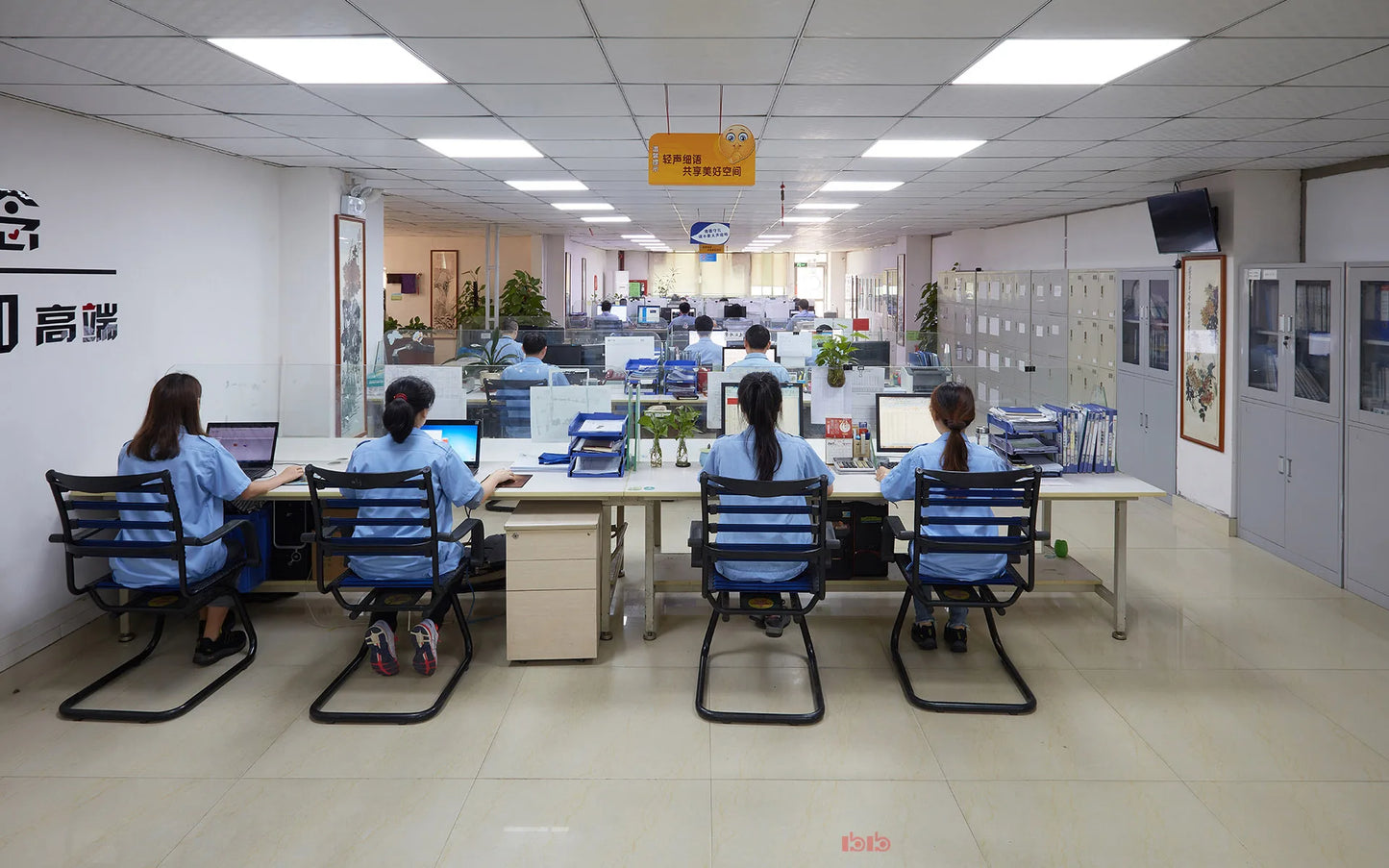 Commercial Standing Shoulder Press Machine