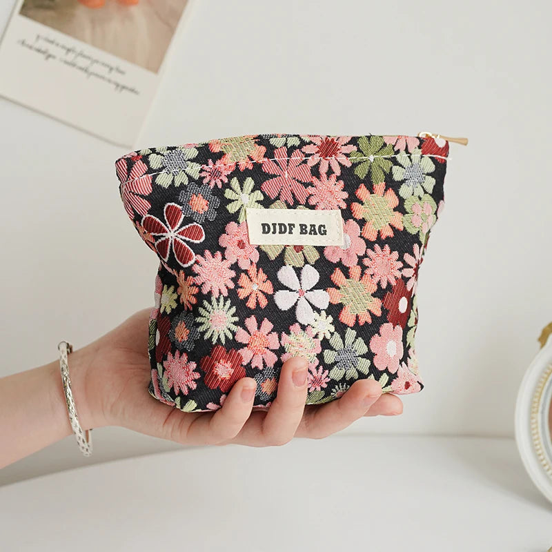 Red Flower Women's Cosmetic Bag, Small Portable Travel Toiletry Bag, Simple Cosmetic Storage Bag, Inner Tank Bag, Coin Purse