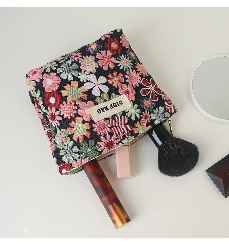 Red Flower Women's Cosmetic Bag, Small Portable Travel Toiletry Bag, Simple Cosmetic Storage Bag, Inner Tank Bag, Coin Purse