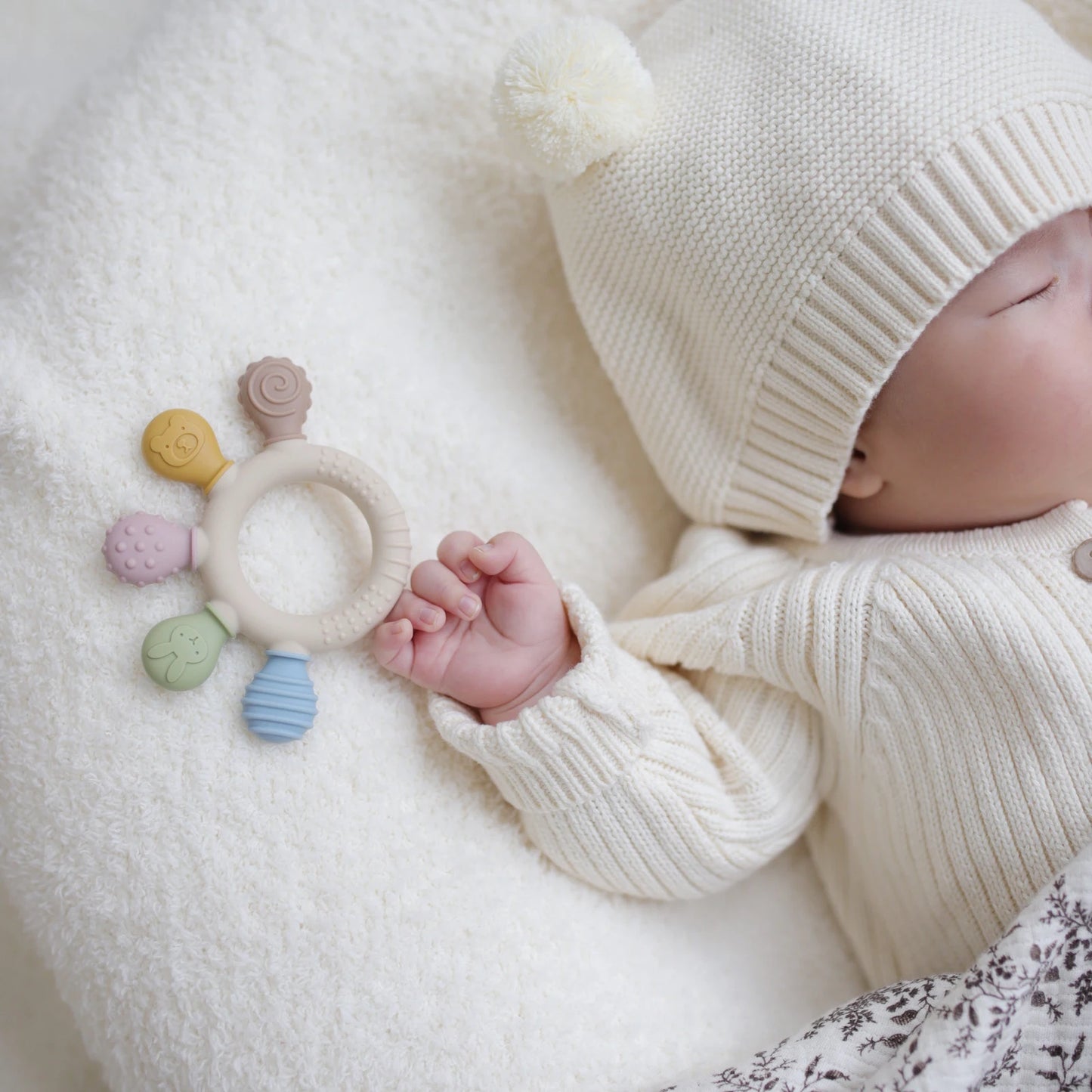 Erduo Silicone Baby Teether – Safe Sensory Chew Toy