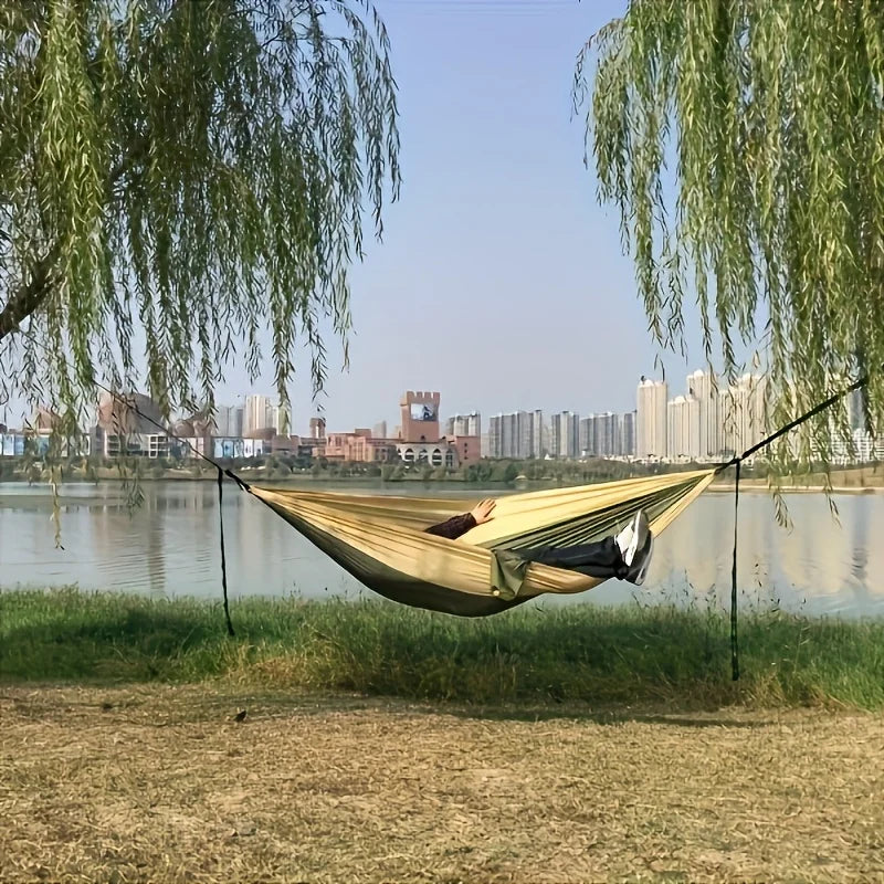 Portable outdoor camping hammock, suitable for backpacking, beach, backyard, garden, hiking, all seasons.
