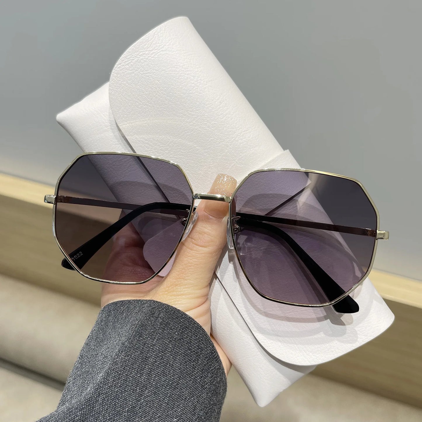 Vintage Metal Sunglasses – UV400 Classic Driving Eyewear