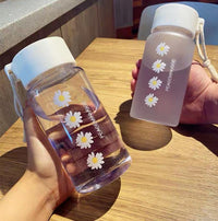Creative Daisy Frosted Plastic Water Bottle 17.6oz
