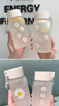 Creative Daisy Frosted Plastic Water Bottle 17.6oz