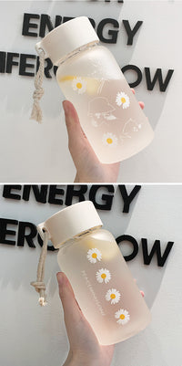 Creative Daisy Frosted Plastic Water Bottle 17.6oz