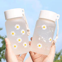 Creative Daisy Frosted Plastic Water Bottle 17.6oz