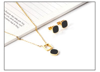 Women’s Gold Shell Jewelry Set Necklace & Earrings