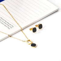 Women’s Gold Shell Jewelry Set Necklace & Earrings