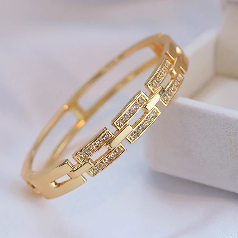 Rose Gold Women’s Bangle Bracelet – Elegant Crystal Cuff