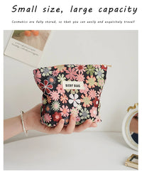 Red Flower Women's Cosmetic Bag, Small Portable Travel Toiletry Bag, Simple Cosmetic Storage Bag, Inner Tank Bag, Coin Purse