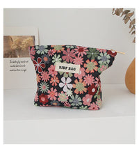 Red Flower Women's Cosmetic Bag, Small Portable Travel Toiletry Bag, Simple Cosmetic Storage Bag, Inner Tank Bag, Coin Purse