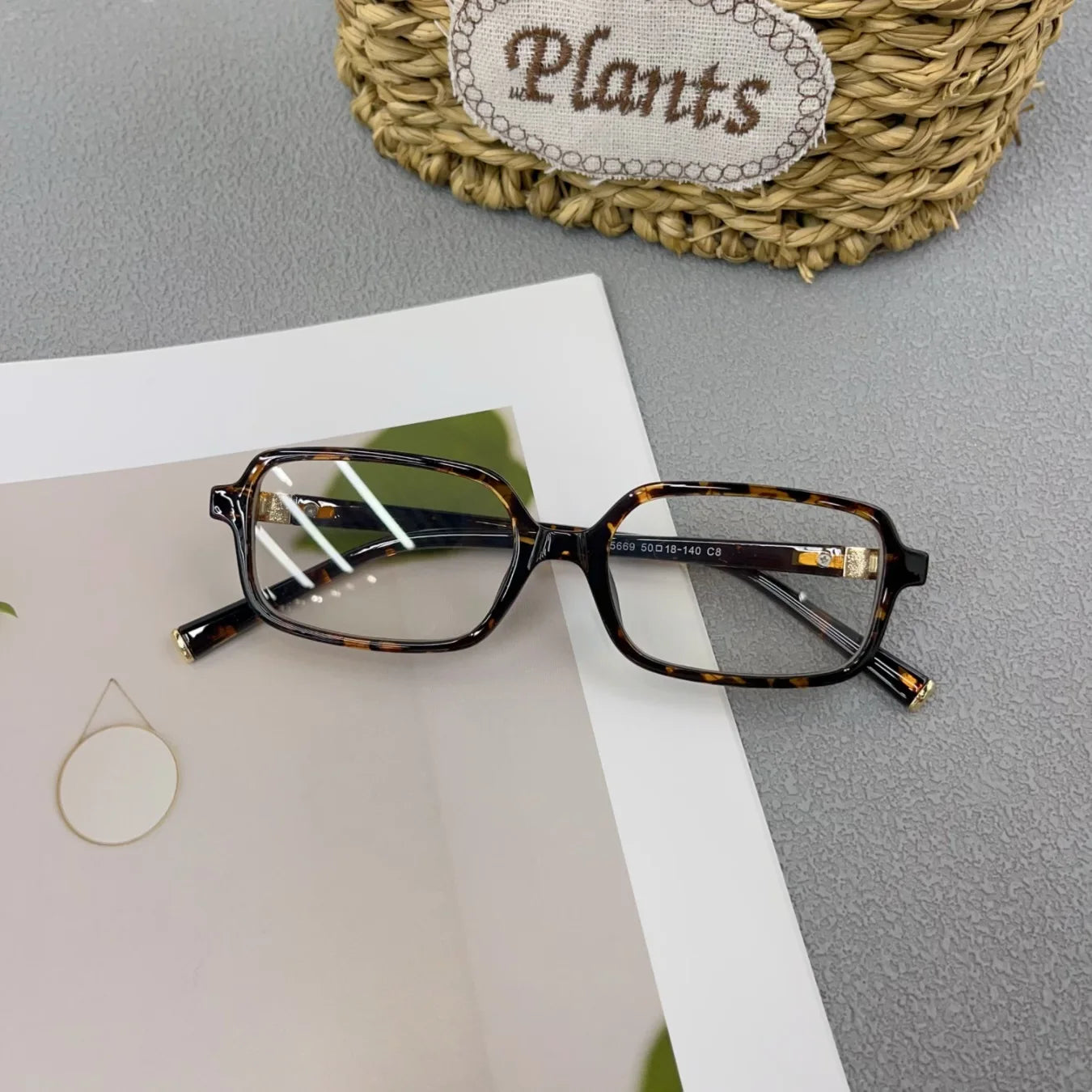 Retro Square Myopia Glasses – Unisex Prescription Eyewear