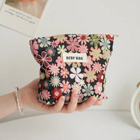 Red Flower Women's Cosmetic Bag, Small Portable Travel Toiletry Bag, Simple Cosmetic Storage Bag, Inner Tank Bag, Coin Purse