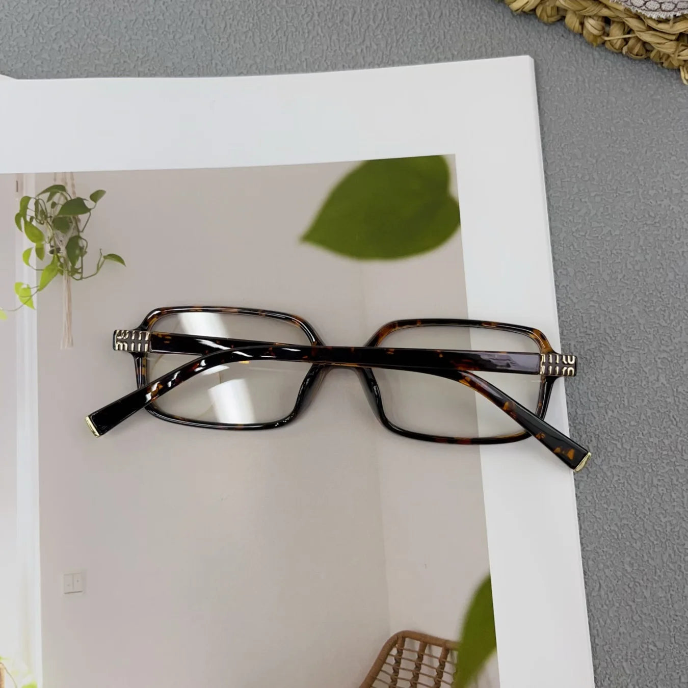 Retro Square Myopia Glasses – Unisex Prescription Eyewear