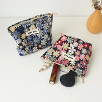 Red Flower Women's Cosmetic Bag, Small Portable Travel Toiletry Bag, Simple Cosmetic Storage Bag, Inner Tank Bag, Coin Purse